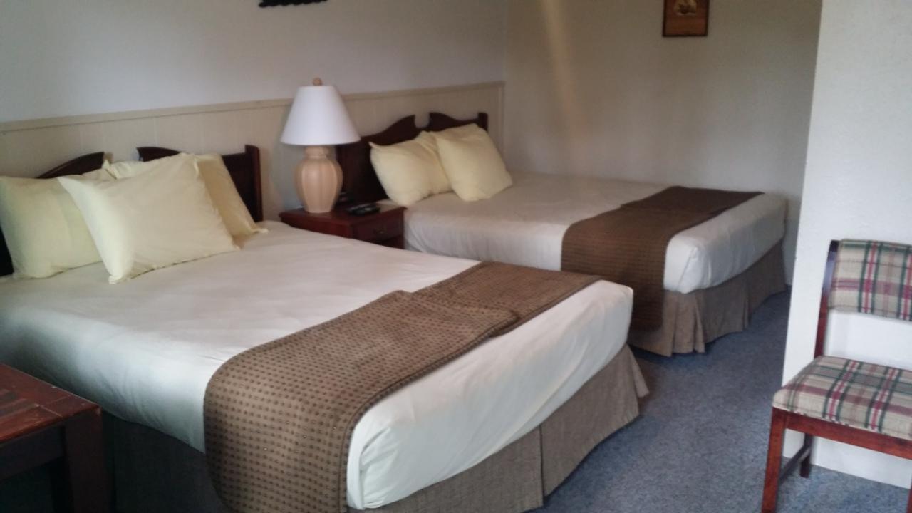 Appletree Inn Radium Hot Springs Ngoại thất bức ảnh