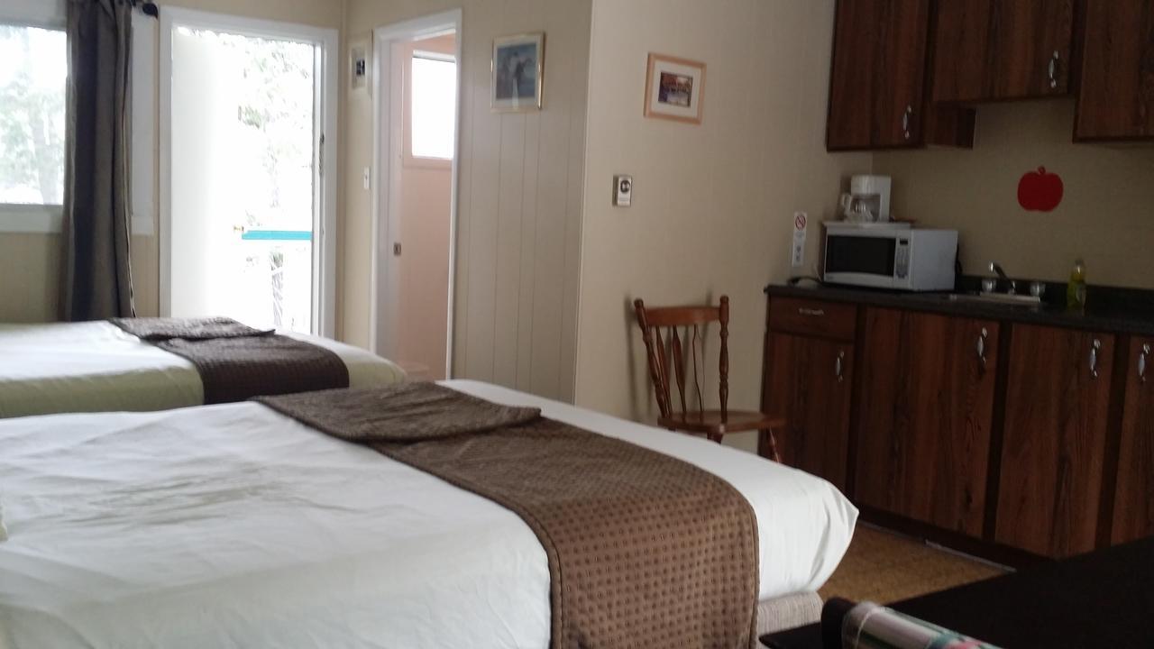 Appletree Inn Radium Hot Springs Ngoại thất bức ảnh