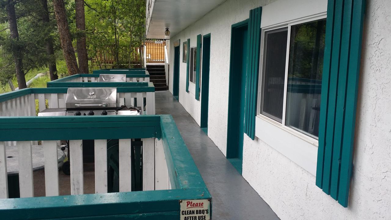 Appletree Inn Radium Hot Springs Ngoại thất bức ảnh