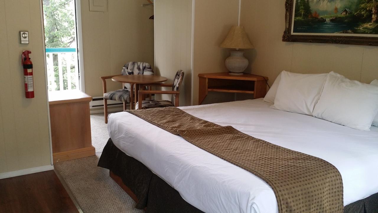 Appletree Inn Radium Hot Springs Ngoại thất bức ảnh